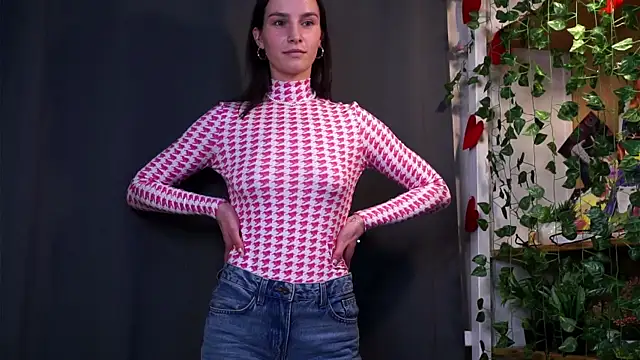 LaticiaTattersall online show from 2, 11, 2025