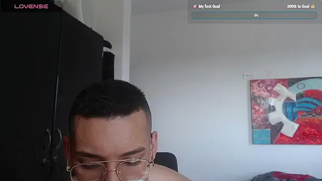 Snapshot of LucaVanden chatting on 28, 10, 2025 LucaVanden online show from 28, 10, 2025