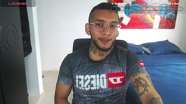 Snapshot of LucaVanden chatting on 31, 10, 2025 LucaVanden online show from 31, 10, 2025