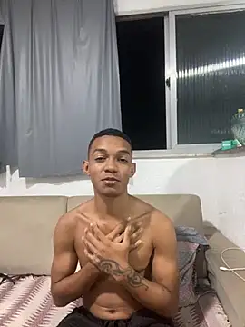 Snapshot of Novinho_sb7 chatting on 28, 10, 2025 Novinho sb7 online show from 28, 10, 2025