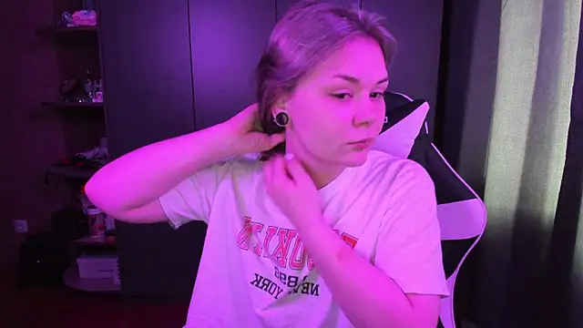 sophia lix online show from 10, 11, 2025