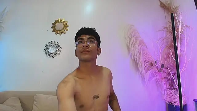 Snapshot of SexyAndresito22 chatting on 4, 11, 2025 SexyAndresito22 online show from 4, 11, 2025