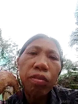 Snapshot of bella-la chatting on 28, 10, 2025 bella-la online show from 28, 10, 2025