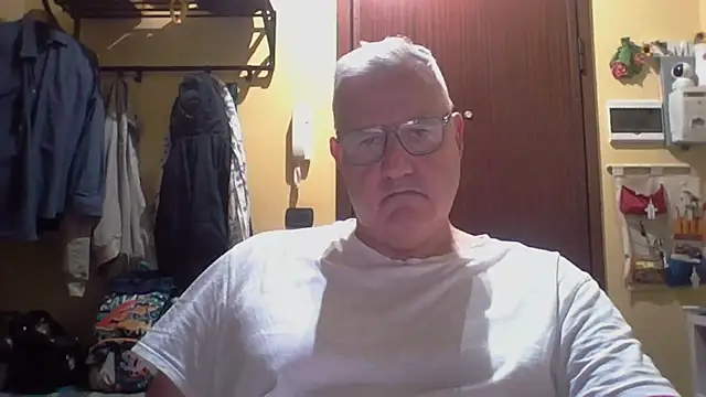 Snapshot of Diegoriv71 chatting on 13, 5, 2026 Diegoriv71 online show from 13, 5, 2026