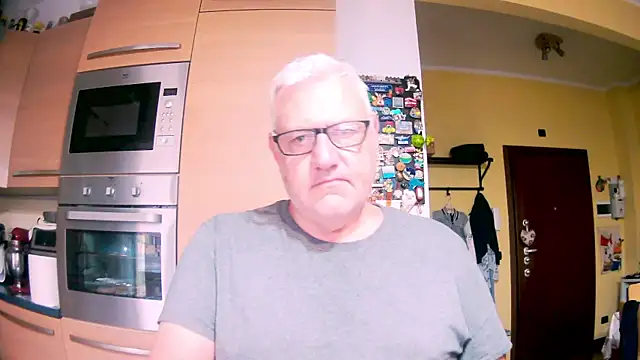 Snapshot of Diegoriv71 chatting on 2, 6, 2026 Diegoriv71 online show from 2, 6, 2026