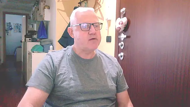 Snapshot of Diegoriv71 chatting on 7, 5, 2026 Diegoriv71 online show from 7, 5, 2026