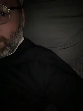 Snapshot of edgarmachtsderbe chatting on 4, 4, 2026 edgarmachtsderbe online show from 4, 4, 2026