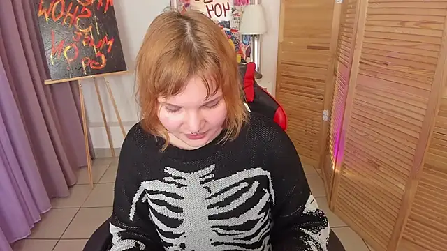 babyyullii online show from 10, 11, 2025