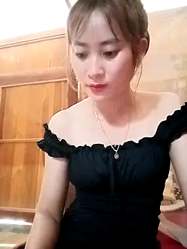 Snapshot of Em_xinh01 chatting on 17, 5, 2026 Em xinh01 online show from 17, 5, 2026