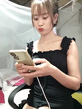 Em xinh01 online show from 19, 4, 2026