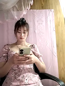 Em xinh01 online show from 11, 4, 2026