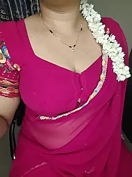 shreyareddy99 online show from 19, 5, 2026