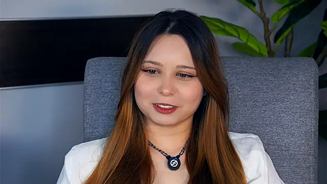 Snapshot of RacquelSookoo chatting on 4, 11, 2025 RacquelSookoo online show from 4, 11, 2025