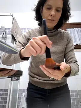 Piediniecollant online show from 19, 12, 2025