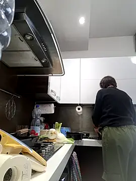 Piediniecollant online show from 2, 3, 2026