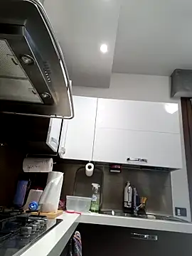 Piediniecollant online show from 4, 3, 2026