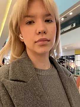 Snapshot of Leila_La chatting on 1, 11, 2025 Leila La online show from 1, 11, 2025