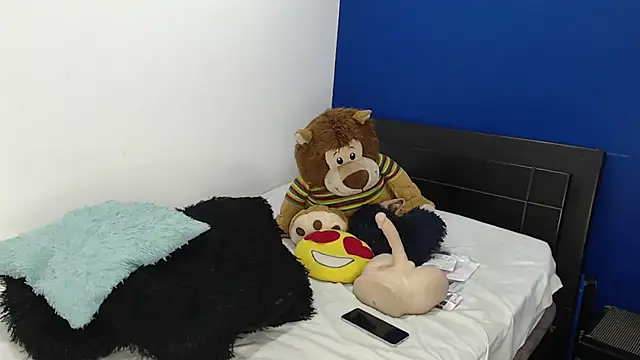 Snapshot of EmmilyConnor chatting on 19, 5, 2026 EmmilyConnor online show from 19, 5, 2026