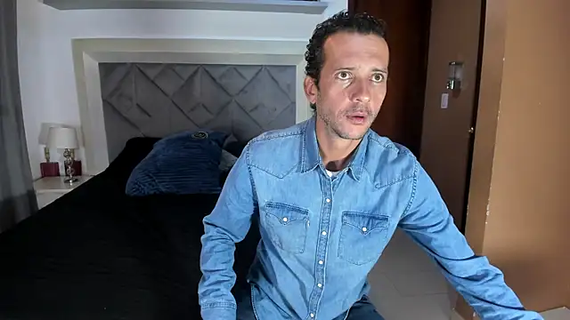 Snapshot of Dante_Steele_ chatting on 31, 10, 2025 Dante Steele  online show from 31, 10, 2025