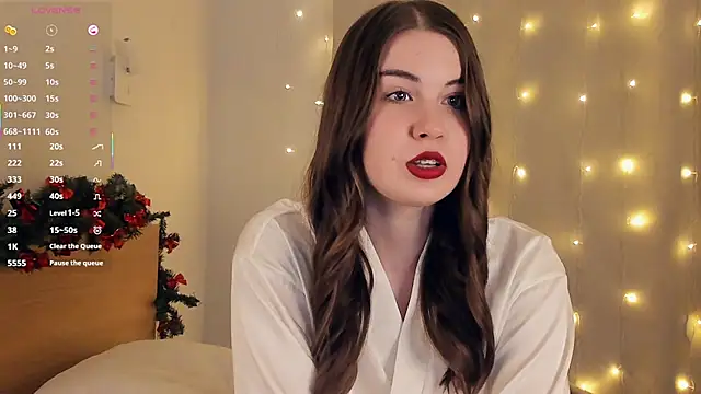 LoreeScialdone online show from 18, 12, 2025