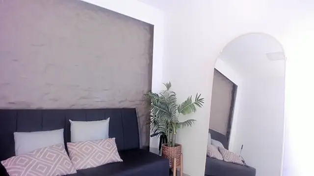 Angy-Avila online show from 22, 4, 2026