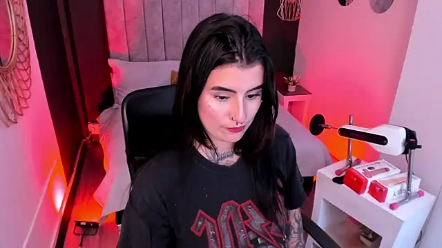 mia jagger online show from 7, 3, 2026