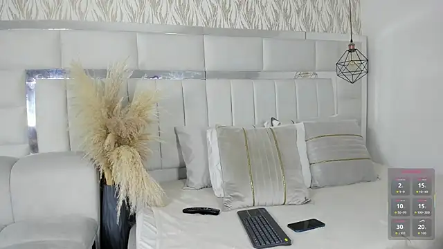 alaya noir  online show from 4, 12, 2025