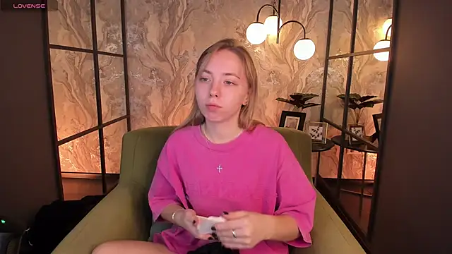 Nora Miller online show from 7, 11, 2025