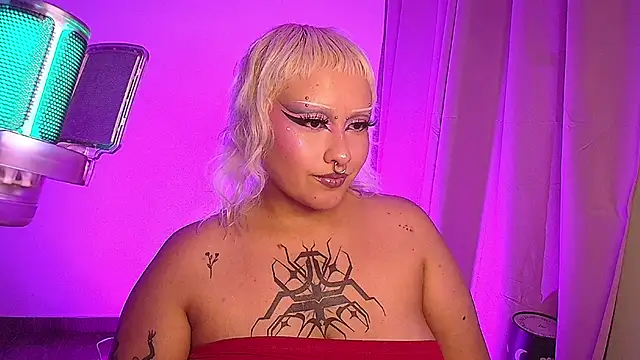 pinkbaddie777 online show from 18, 2, 2026