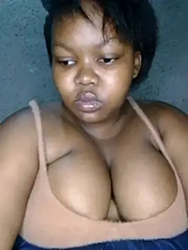 Snapshot of 3bigcuteness chatting on 20, 12, 2025 3bigcuteness online show from 20, 12, 2025
