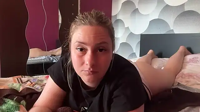 Snapshot of EngelHelene chatting on 4, 7, 2026 EngelHelene online show from 4, 7, 2026