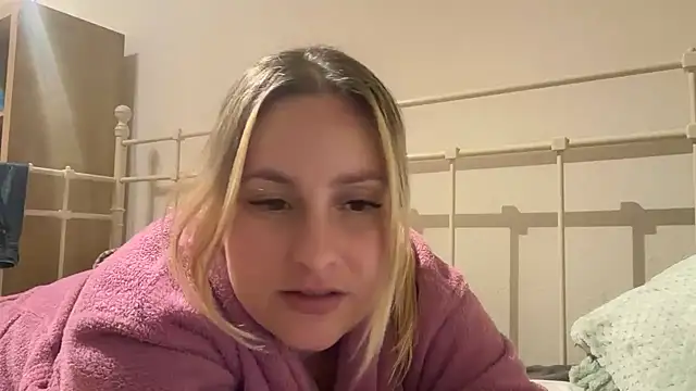 Snapshot of EngelHelene chatting on 3, 6, 2026 EngelHelene online show from 3, 6, 2026