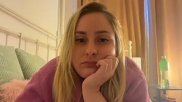 Snapshot of EngelHelene chatting on 9, 5, 2026 EngelHelene online show from 9, 5, 2026