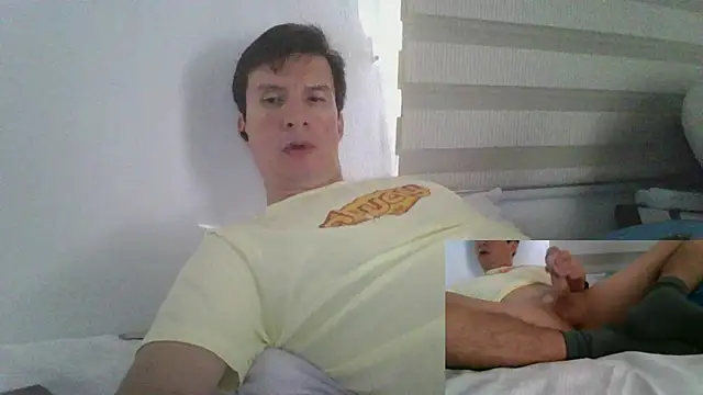 Snapshot of carliesexyman chatting on 27, 10, 2025 carliesexyman online show from 27, 10, 2025