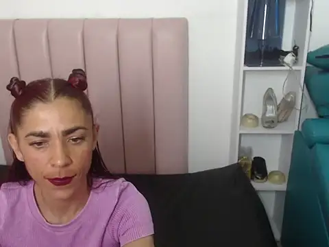 Carla Giiraldo online show from 28, 10, 2025