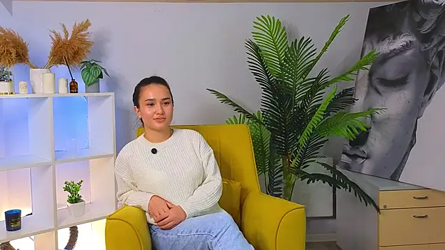 Snapshot of DianVolpe chatting on 28, 10, 2025 DianVolpe online show from 28, 10, 2025