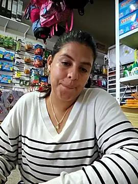 Snapshot of amonet_fg chatting on 6, 11, 2025 amonet fg online show from 6, 11, 2025