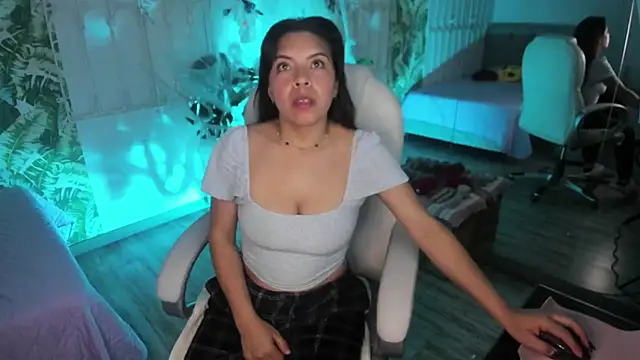 Snapshot of funny_milf26 chatting on 28, 10, 2025 funny milf26 online show from 28, 10, 2025