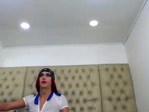 Snapshot of CamilaBunk chatting on 27, 10, 2025 CamilaBunk online show from 27, 10, 2025