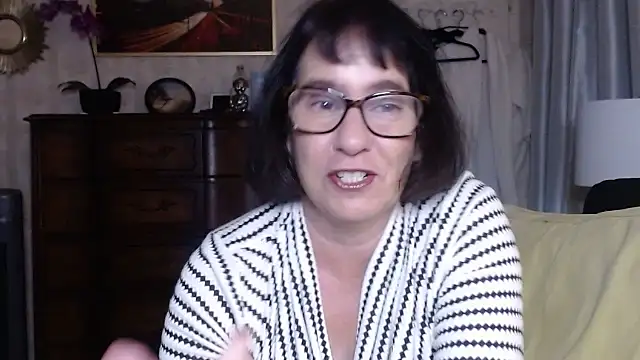 BigbustedBrenda online show from 23, 11, 2025