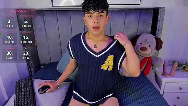 Snapshot of Niick_Twiink chatting on 29, 10, 2025 Niick Twiink online show from 29, 10, 2025