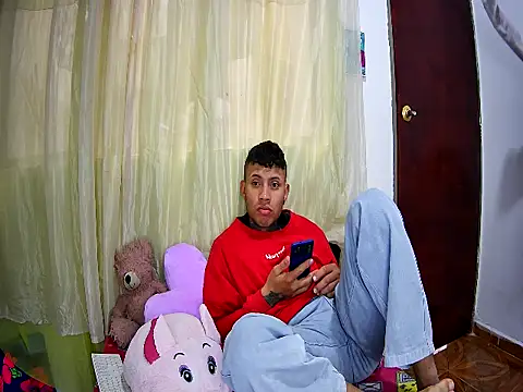 Snapshot of AlexaTinylicks chatting on 28, 10, 2025 AlexaTinylicks online show from 28, 10, 2025