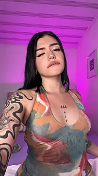 VioletEvanzz online show from 19, 11, 2025