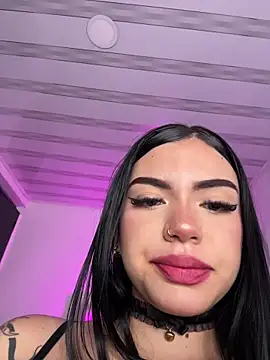 VioletEvanzz online show from 23, 11, 2025