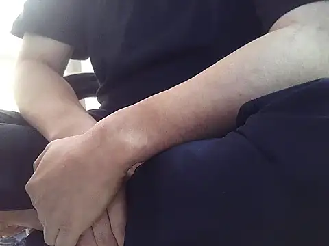 Snapshot of Stripholyday chatting on 28, 10, 2025 Stripholyday online show from 28, 10, 2025