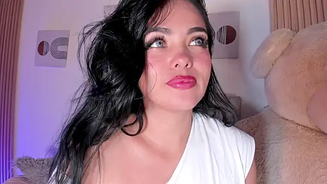 emiily little  online show from 4, 12, 2025