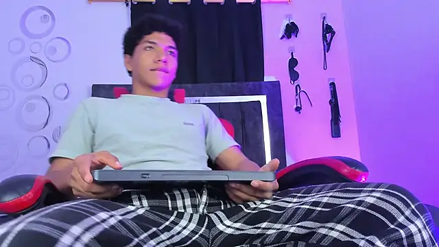 Maximiliano Khalil online show from 1, 12, 2025