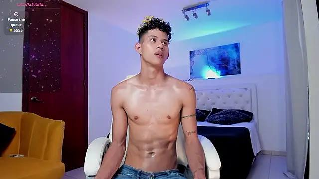 KamiSuarez online show from 9, 3, 2026