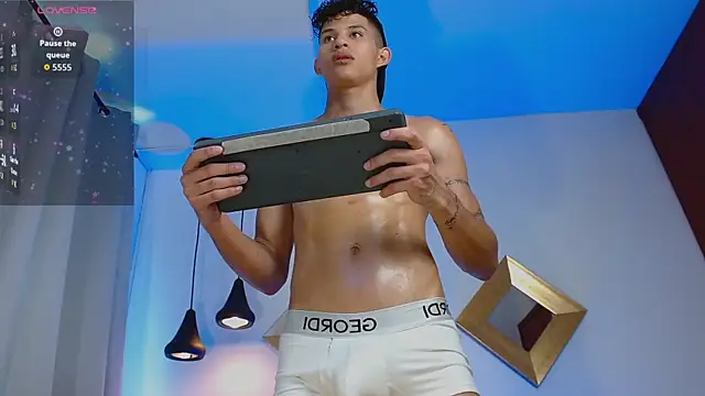 KamiSuarez online show from 25, 3, 2026