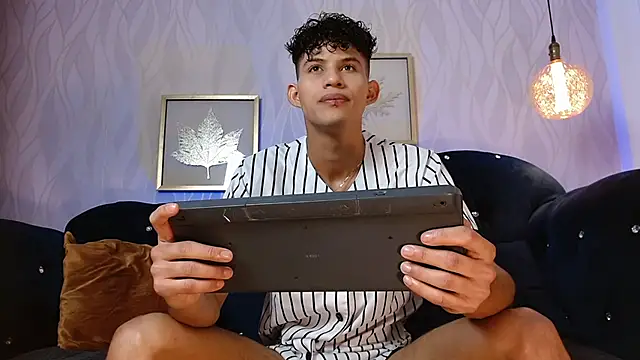 KamiSuarez online show from 6, 11, 2025